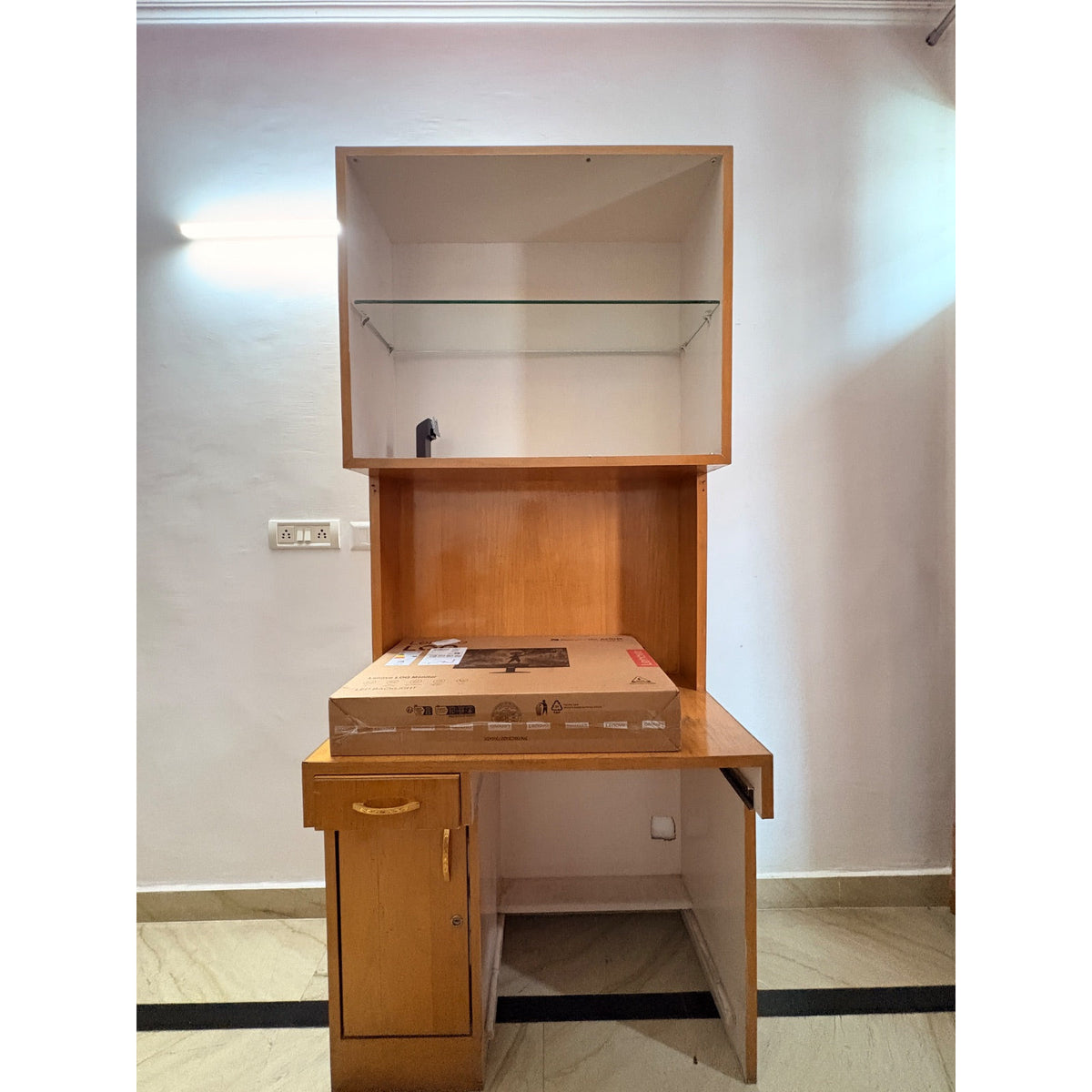 Computer Table with Shelf Unit - used study and office in Gurugram - photo 4