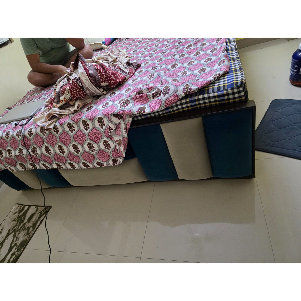 Double Box Bed with Mattresses - used bedroom in Delhi - photo 3