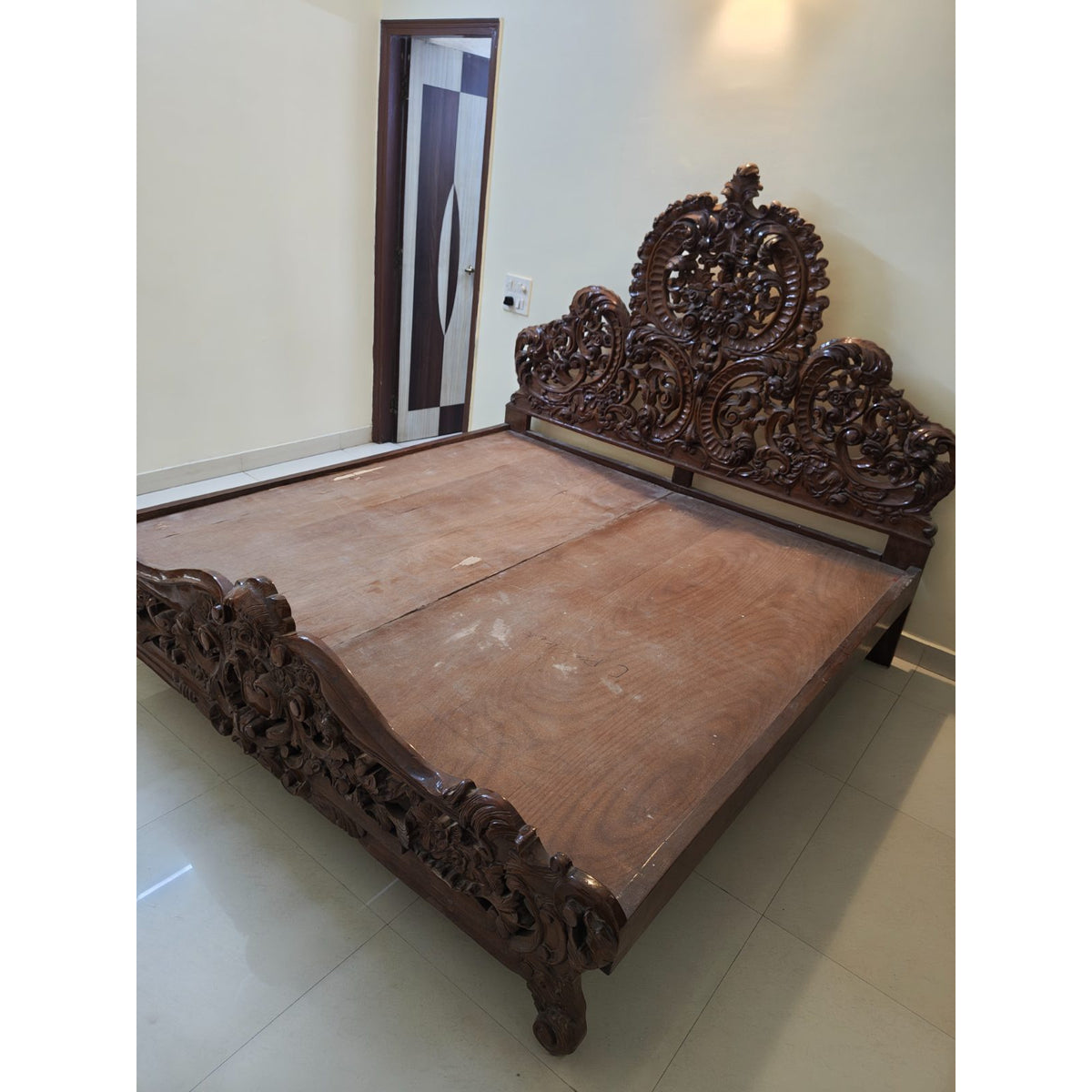Carved Teak Double Bed - used bedroom in Delhi - photo 3