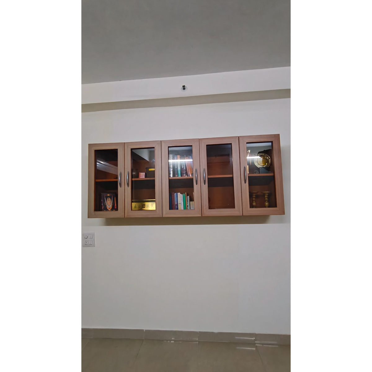 Office Set: Wall Cabinet, Desk, 2 Chairs - used office furniture in Noida - photo 3