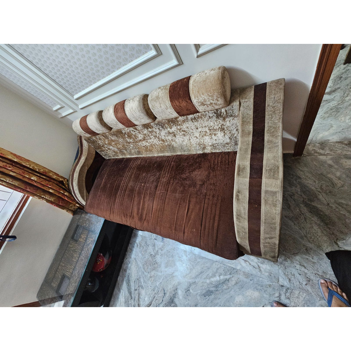 3-Seater Brown and Beige Fabric Sofa - used Living Room in Delhi - photo 2