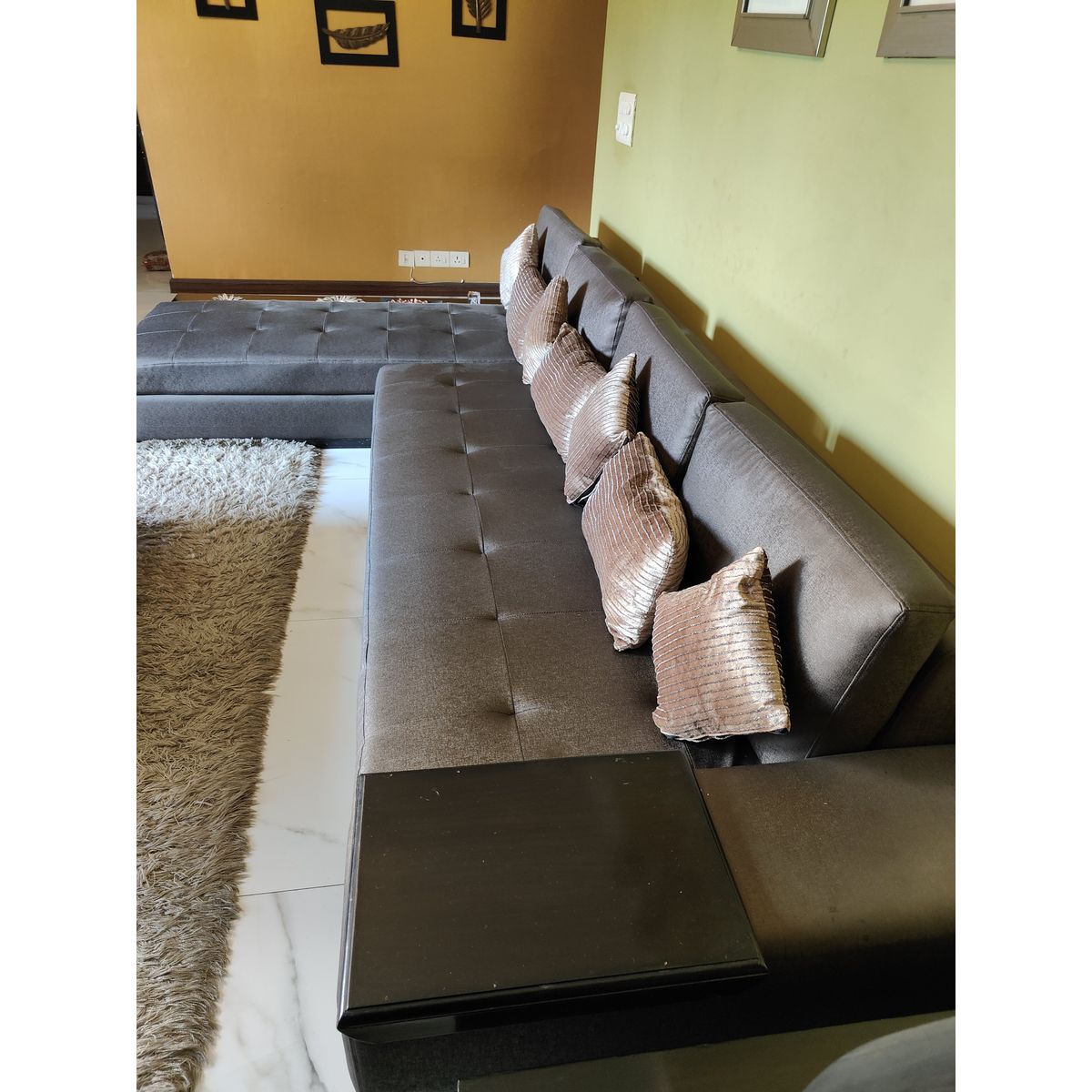 L-Shape Sofa (Excellent Condition)