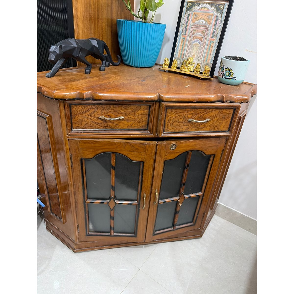 Corner Crockery Unit (Solid Wood)
