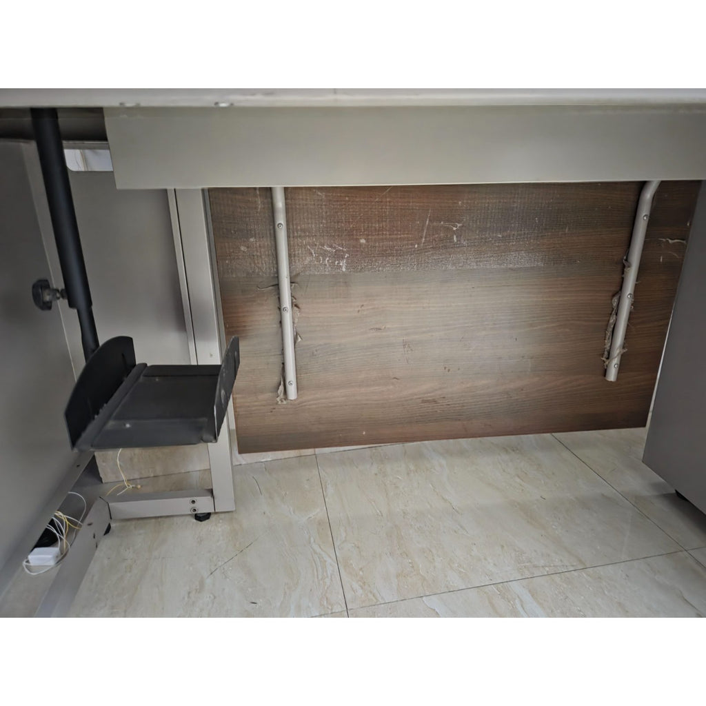 Godrej Study Desk with Three Lockable Drawers - used study-office in Noida - photo 7