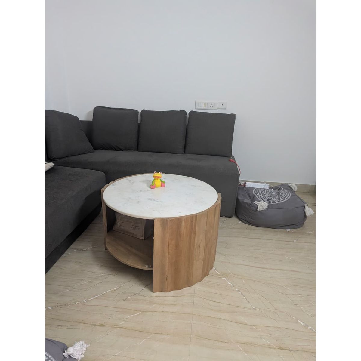 Round center table full view