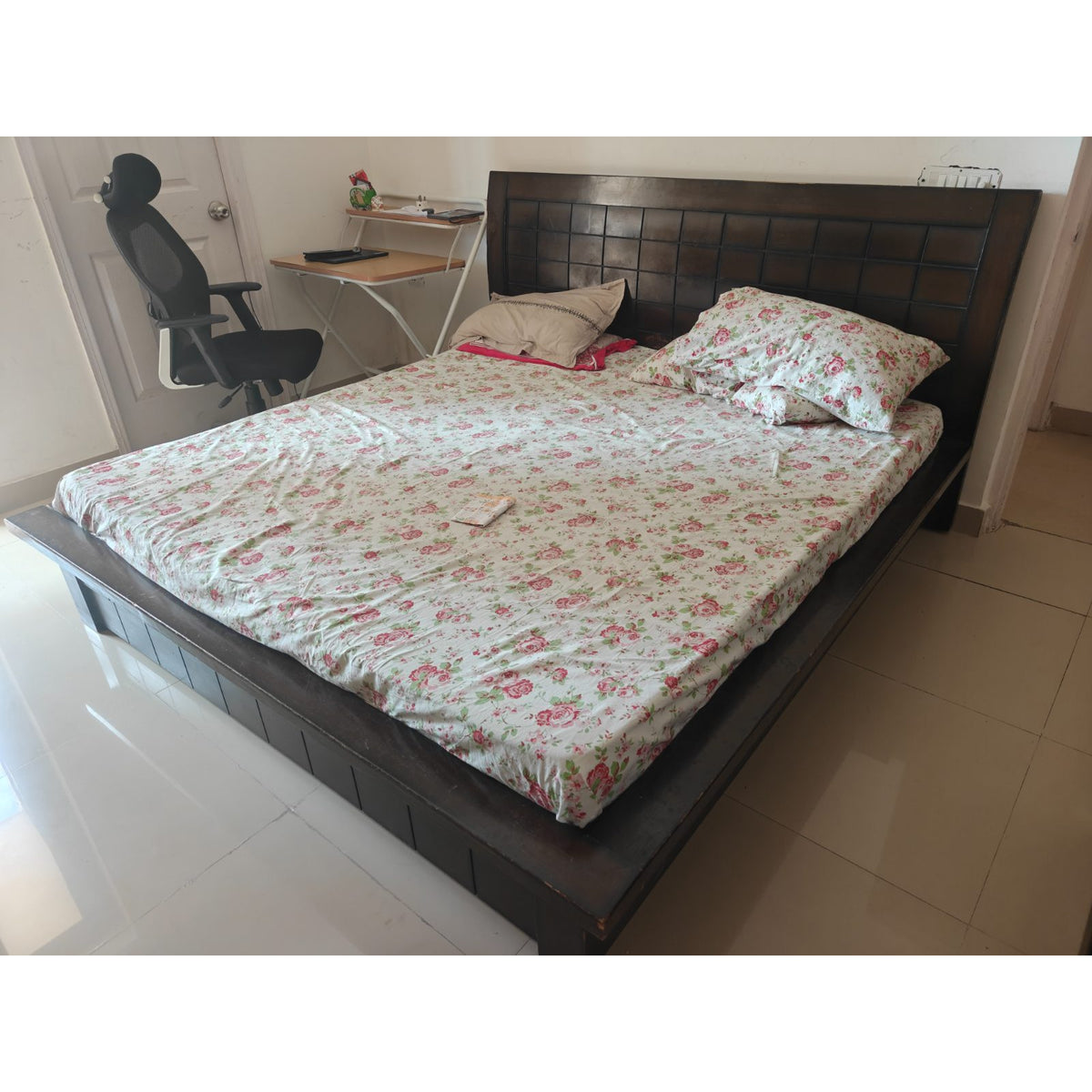 Wooden Double Bed - used bedroom in Noida - photo 2