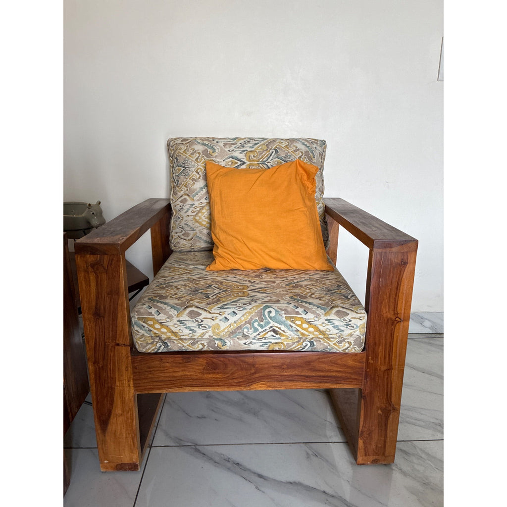 Pepperfry sheesham wood 3+1 sofa set - used living room in Noida - photo 8