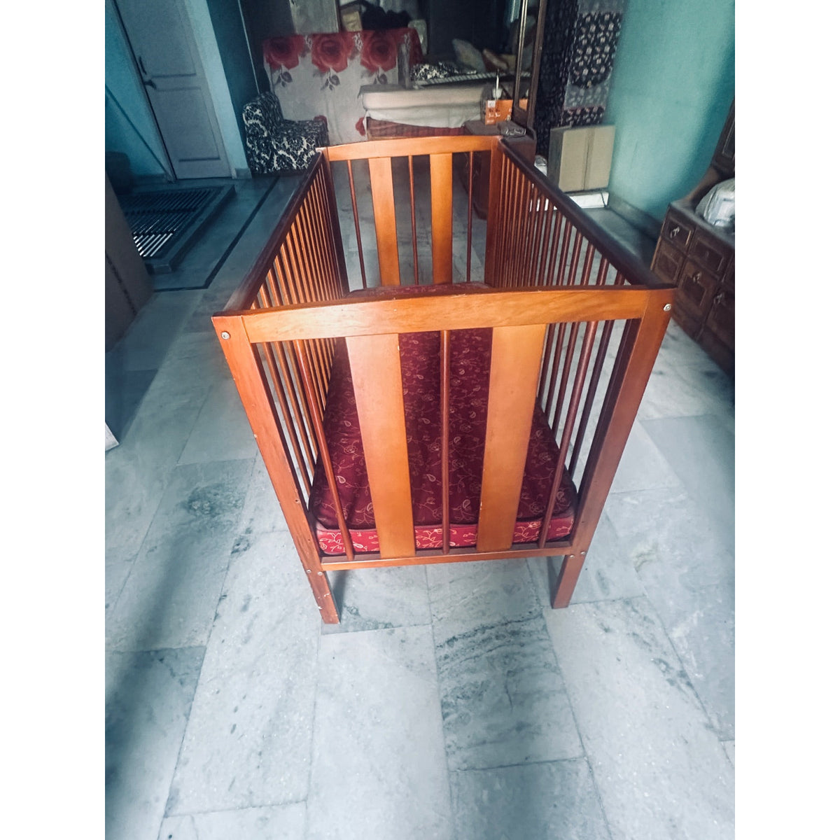 Wooden Baby Cot with Mattress - used baby cot in Delhi - photo 3