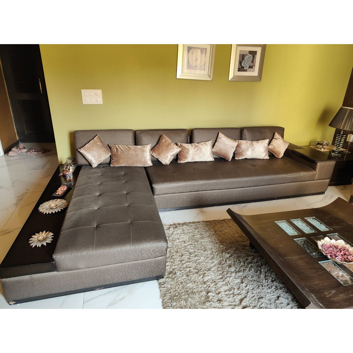 L-Shape Sofa (Excellent Condition)