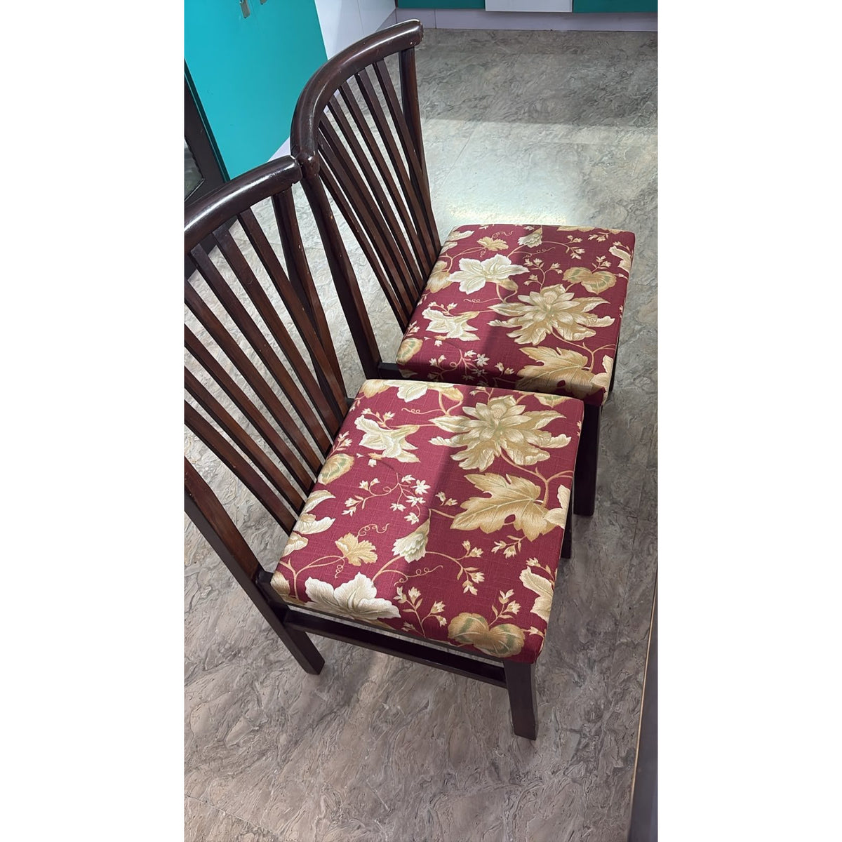 Sofa Set with Centre Table and 6-Seater Dining Set - used living room in Gurugram - photo 6