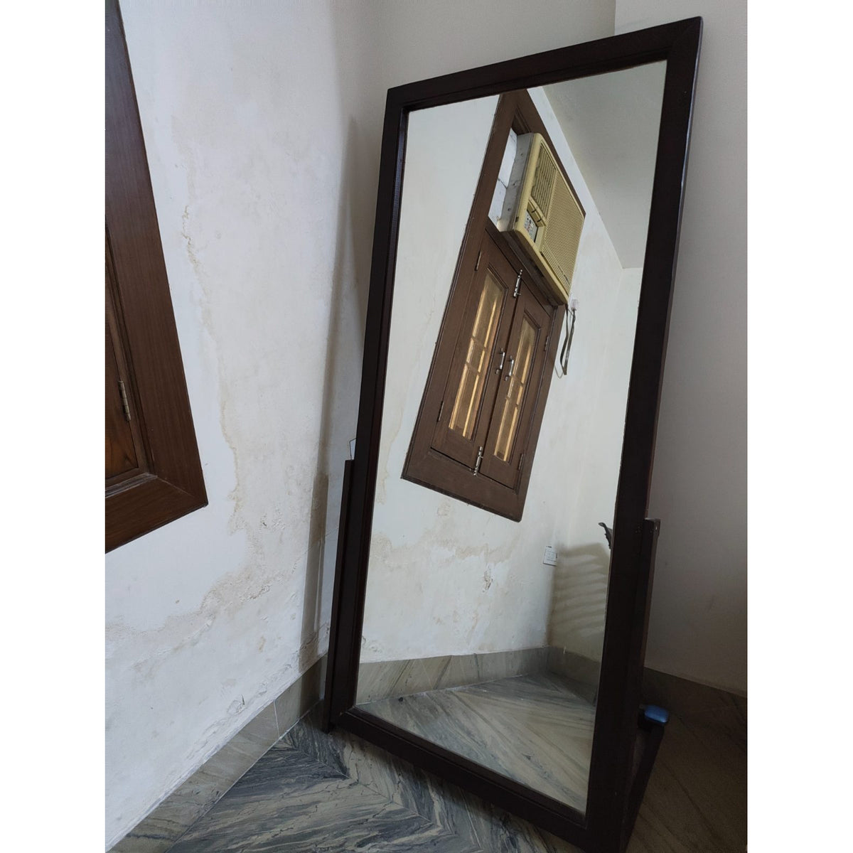 Wooden Standing Mirror - used home decor in Delhi - photo 3