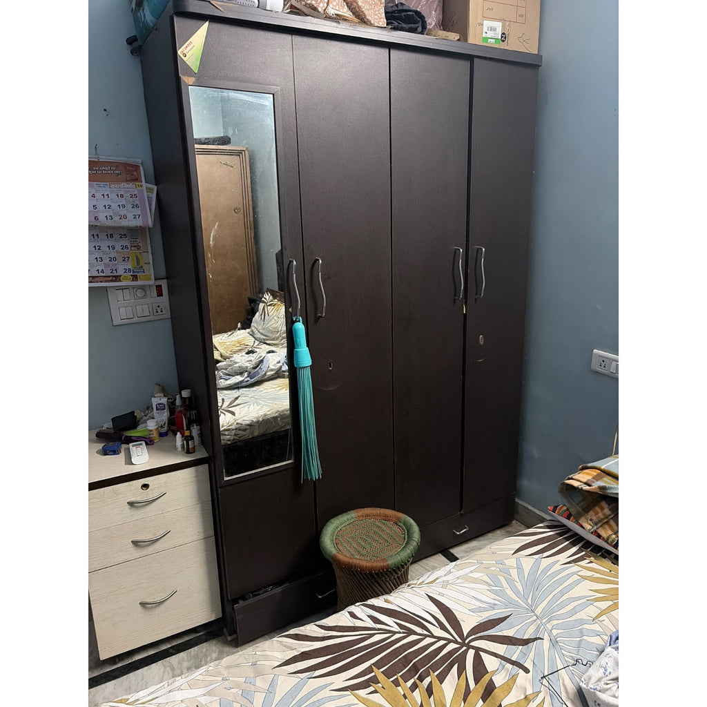 3-Door Wardrobe - used bedroom furniture in Ghaziabad - photo 3