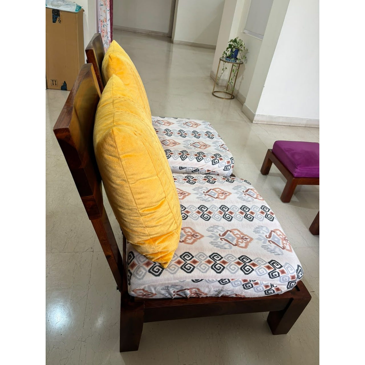 Pair of sheesham wood chairs with cushions - photo 3