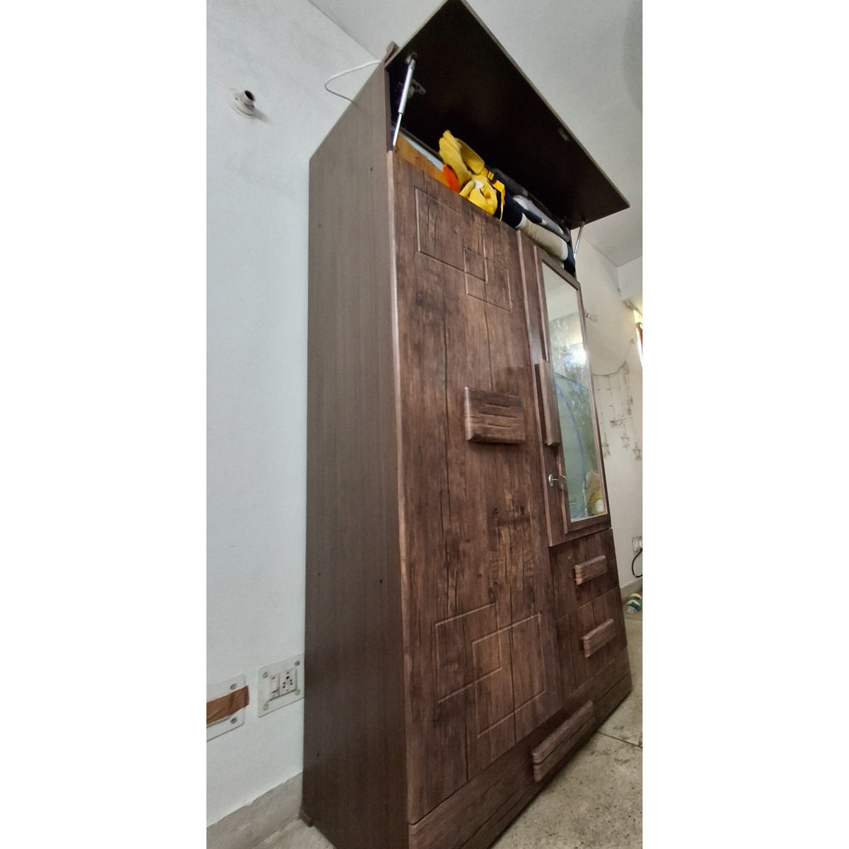 2-Door Wardrobe with Mirror - used bedroom in Delhi - photo 3