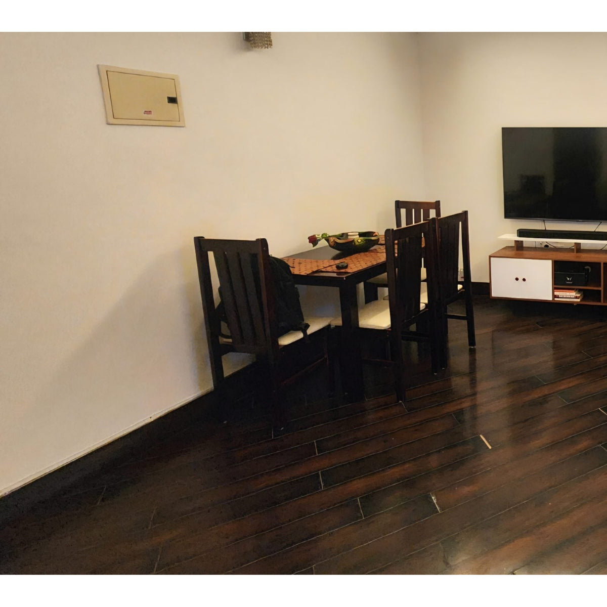 4-Seater Wooden Dining Set - used dining in Gurugram - photo 5