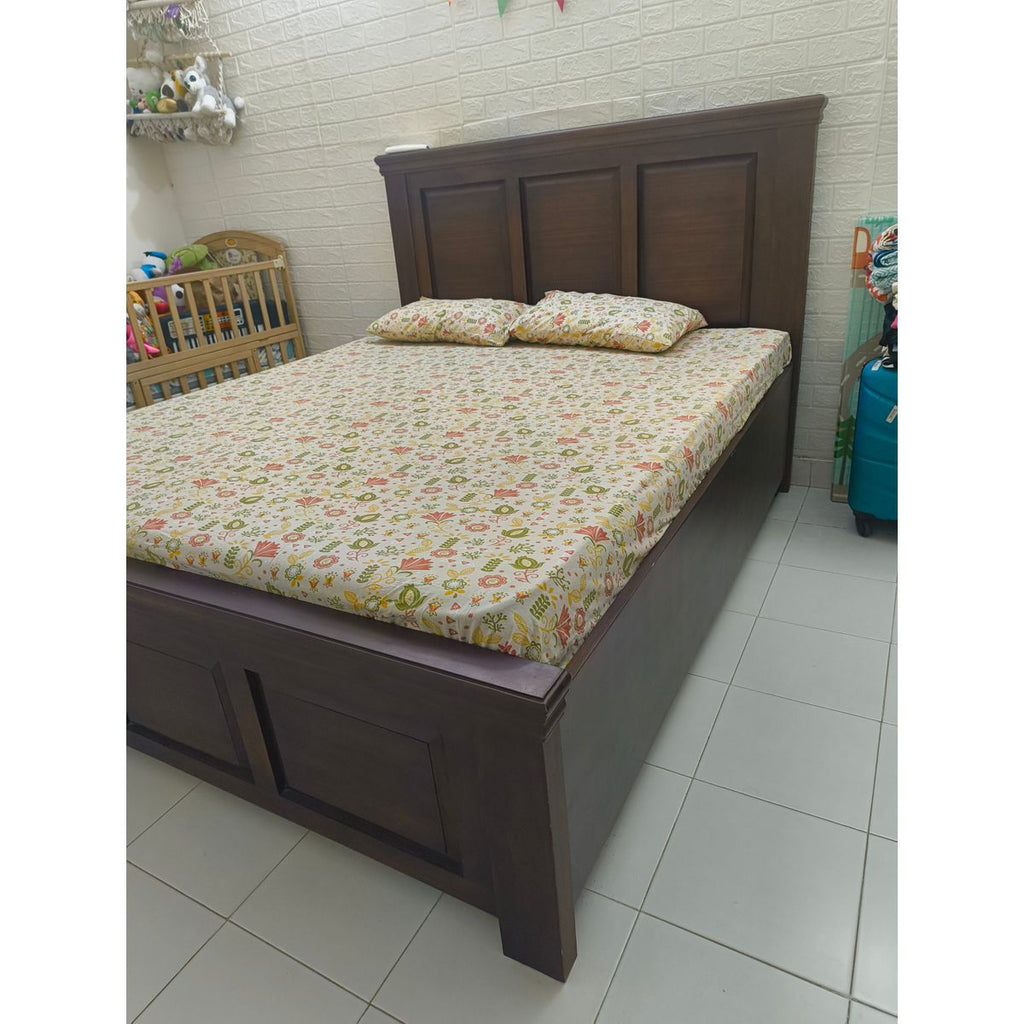 Sangwan Wood Queen Bed - left side