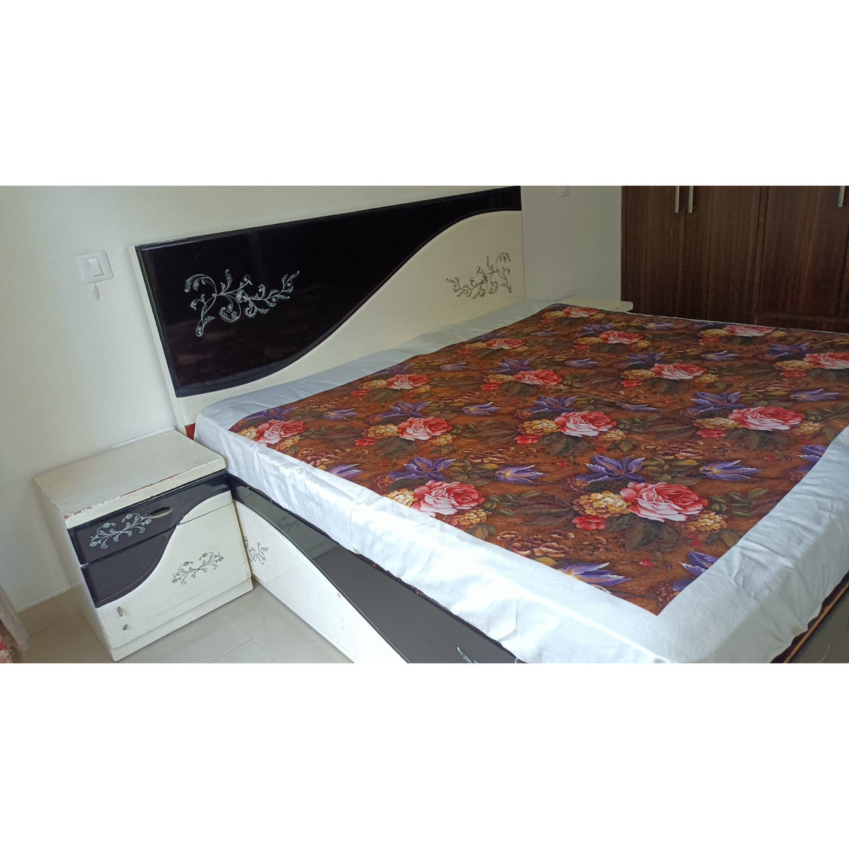 Sofa and 2 Beds Bundle - used living room in Gurugram - photo 3