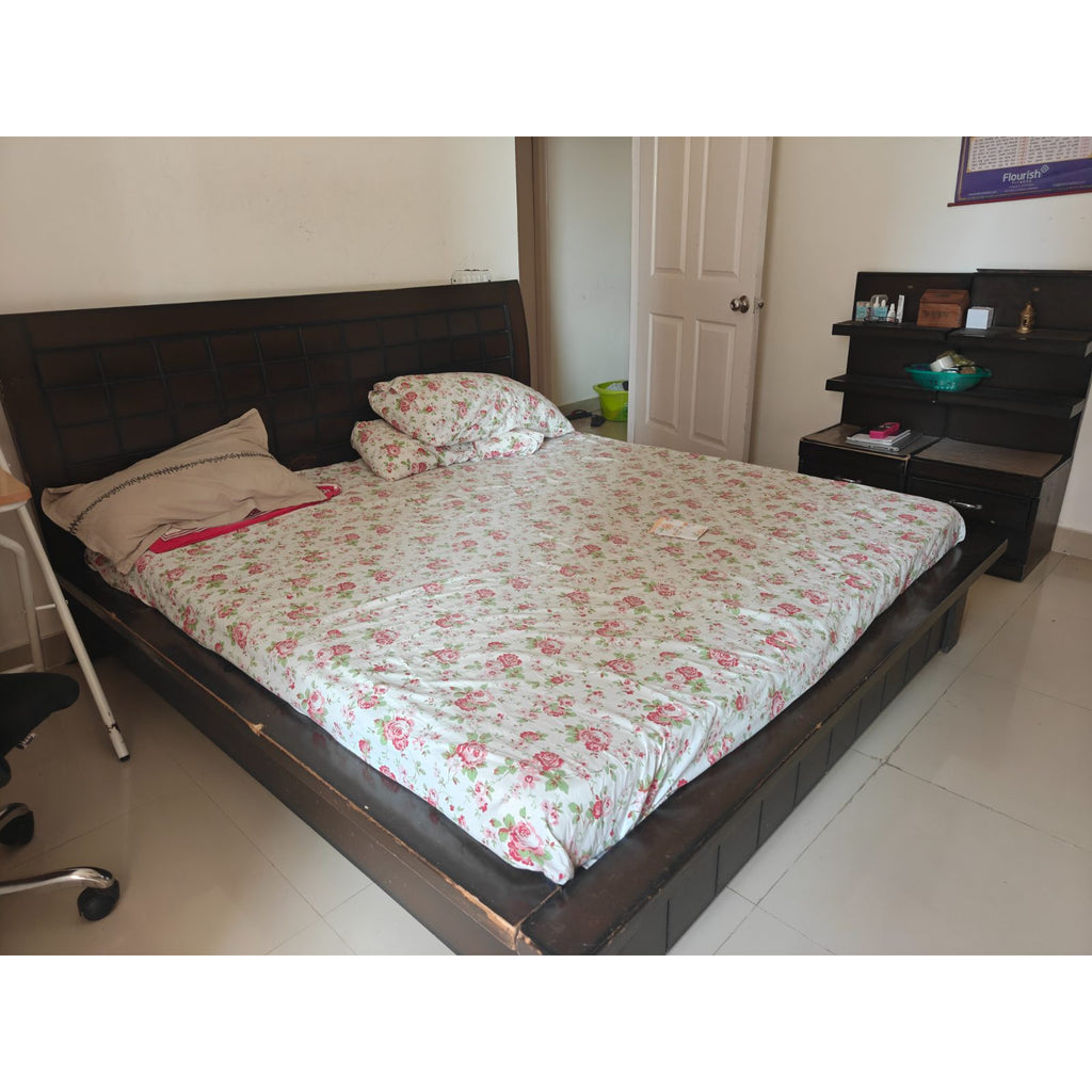Wooden Double Bed - used bedroom in Noida - photo 1