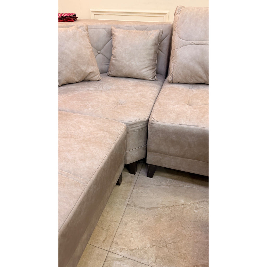 Corner Sofa, Table & 2 Ottomans - used living-room in Delhi - photo 9