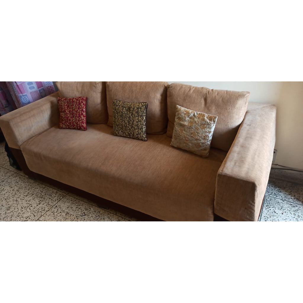 Fabric 3+1+1 Sofa Set, Frame Repair Required - used living-room in Delhi - photo 3